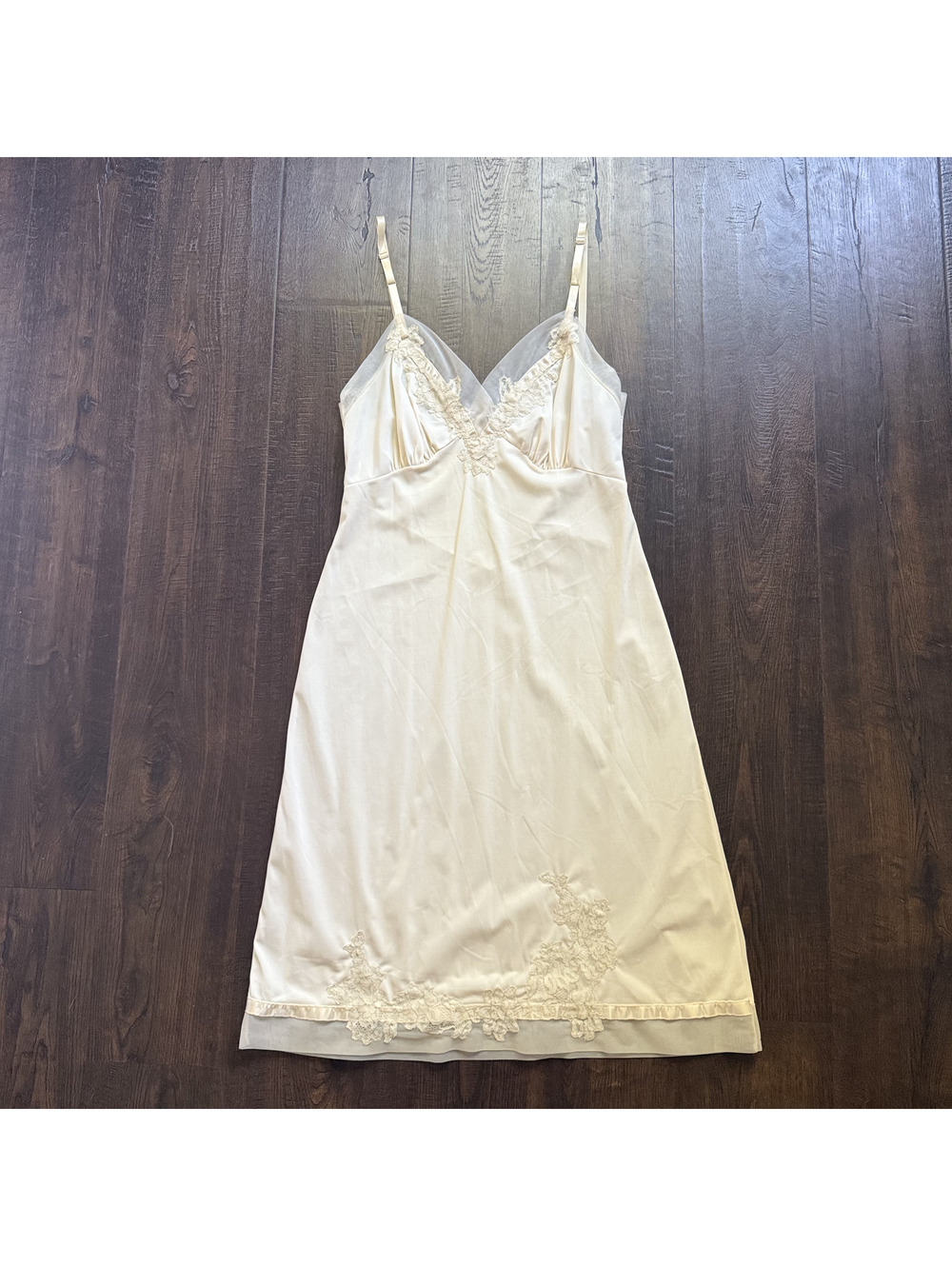Vintage 60s Van Raalte Ivory Dupont Nylon Full Slip Lace Applique USA Made S 32